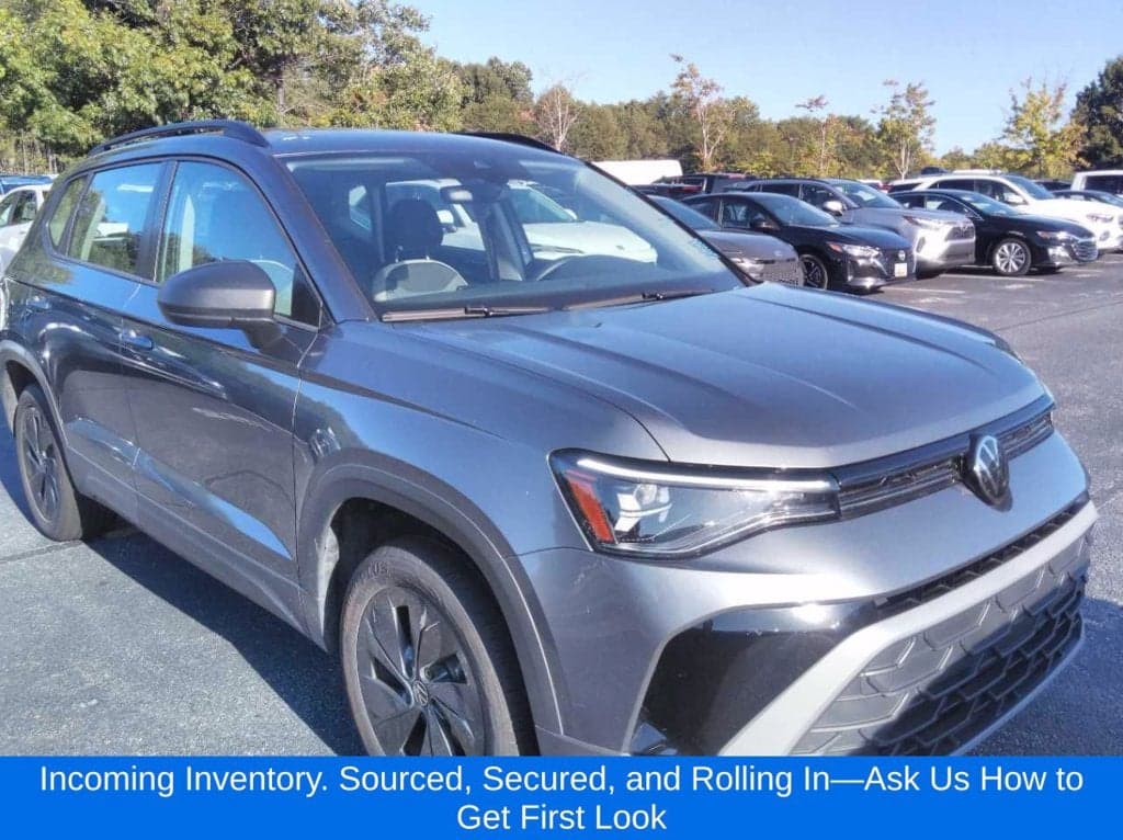 2025 Volkswagen Taos Base — photo 1 of 5