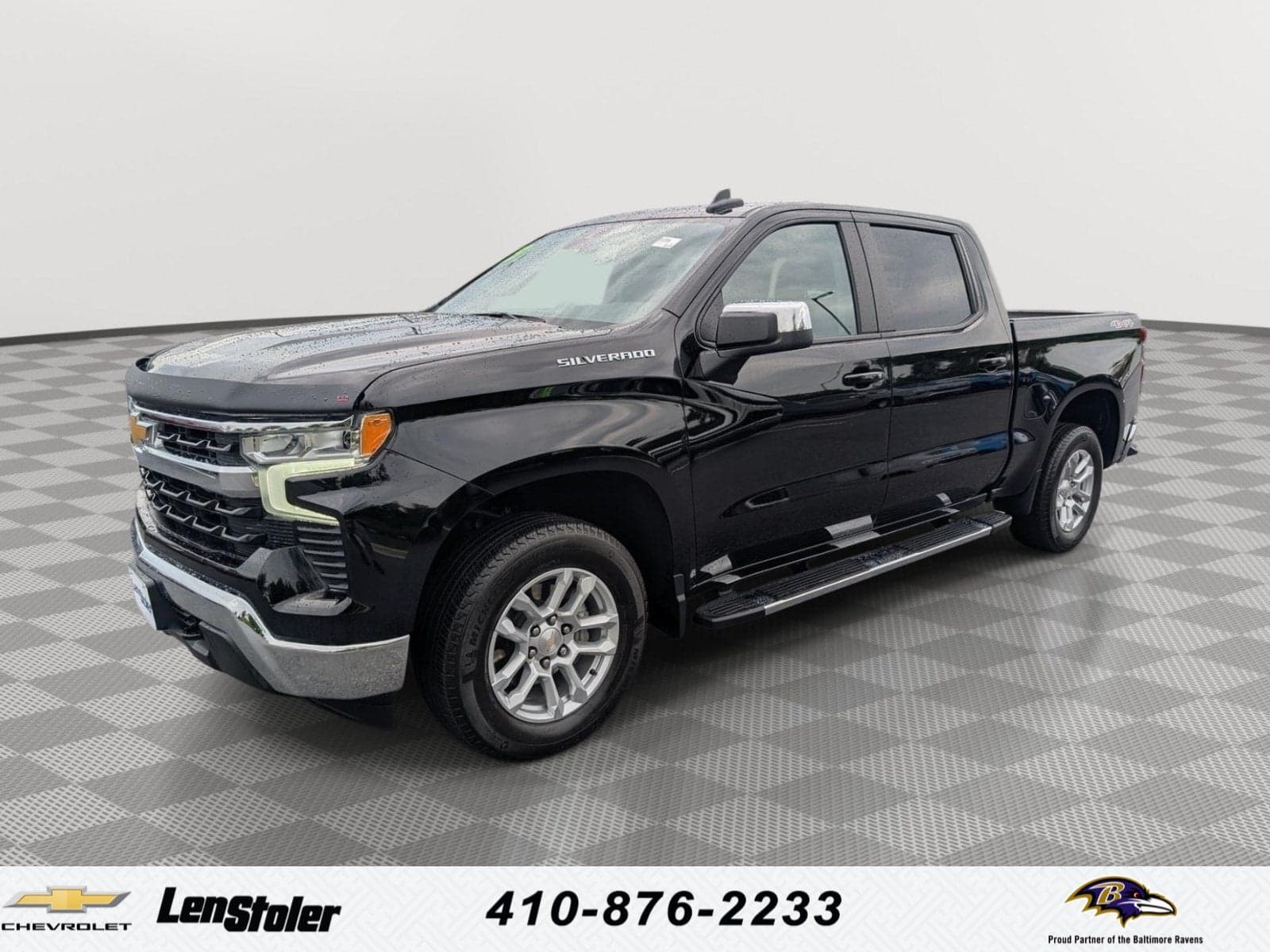 2023 Chevrolet Silverado 1500 LT — photo 1 of 40