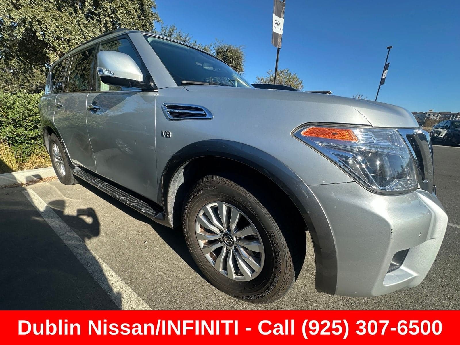 2020 Nissan Armada SV — photo 1 of 4