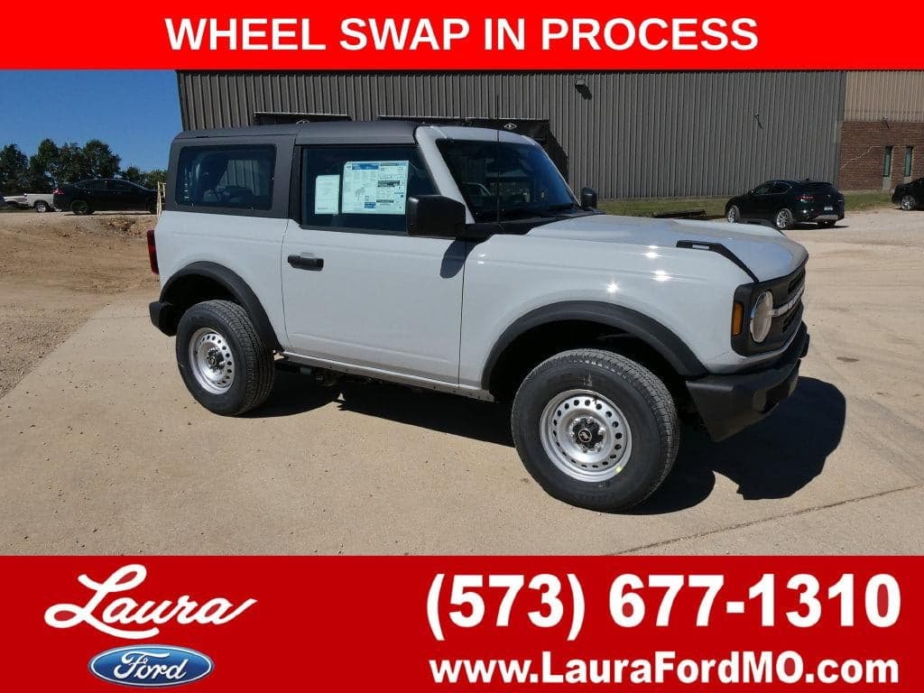 2026 Ford Bronco Base — photo 1 of 36