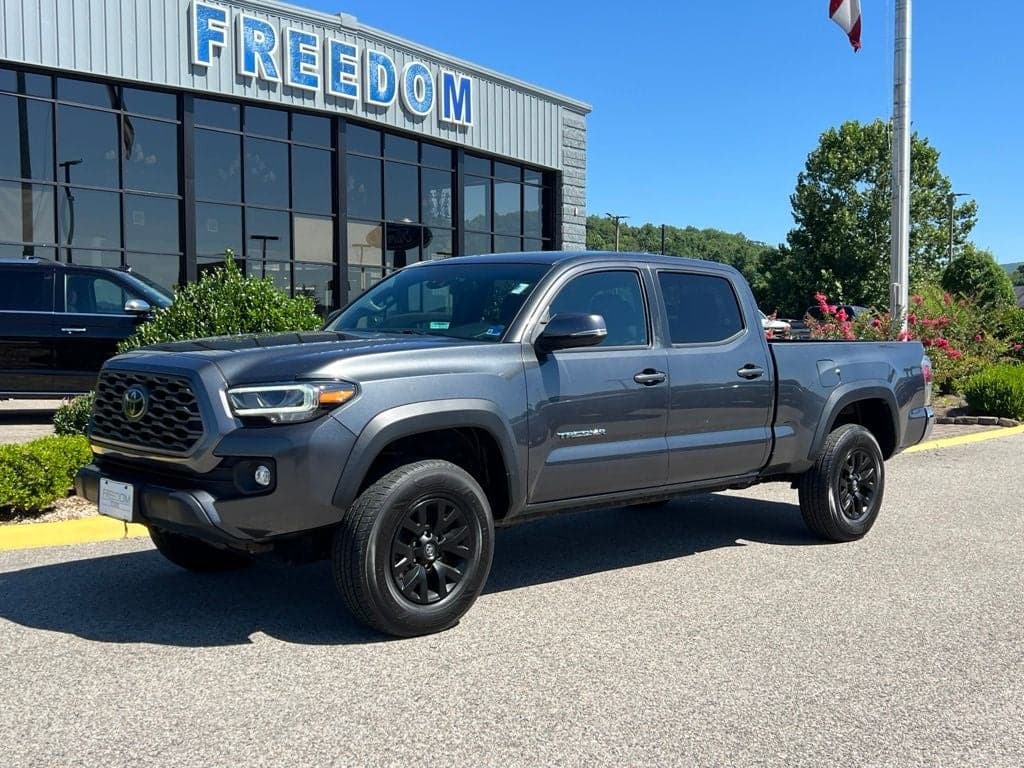 2023 Toyota Tacoma TRD Off-Road V6 — photo 1 of 45