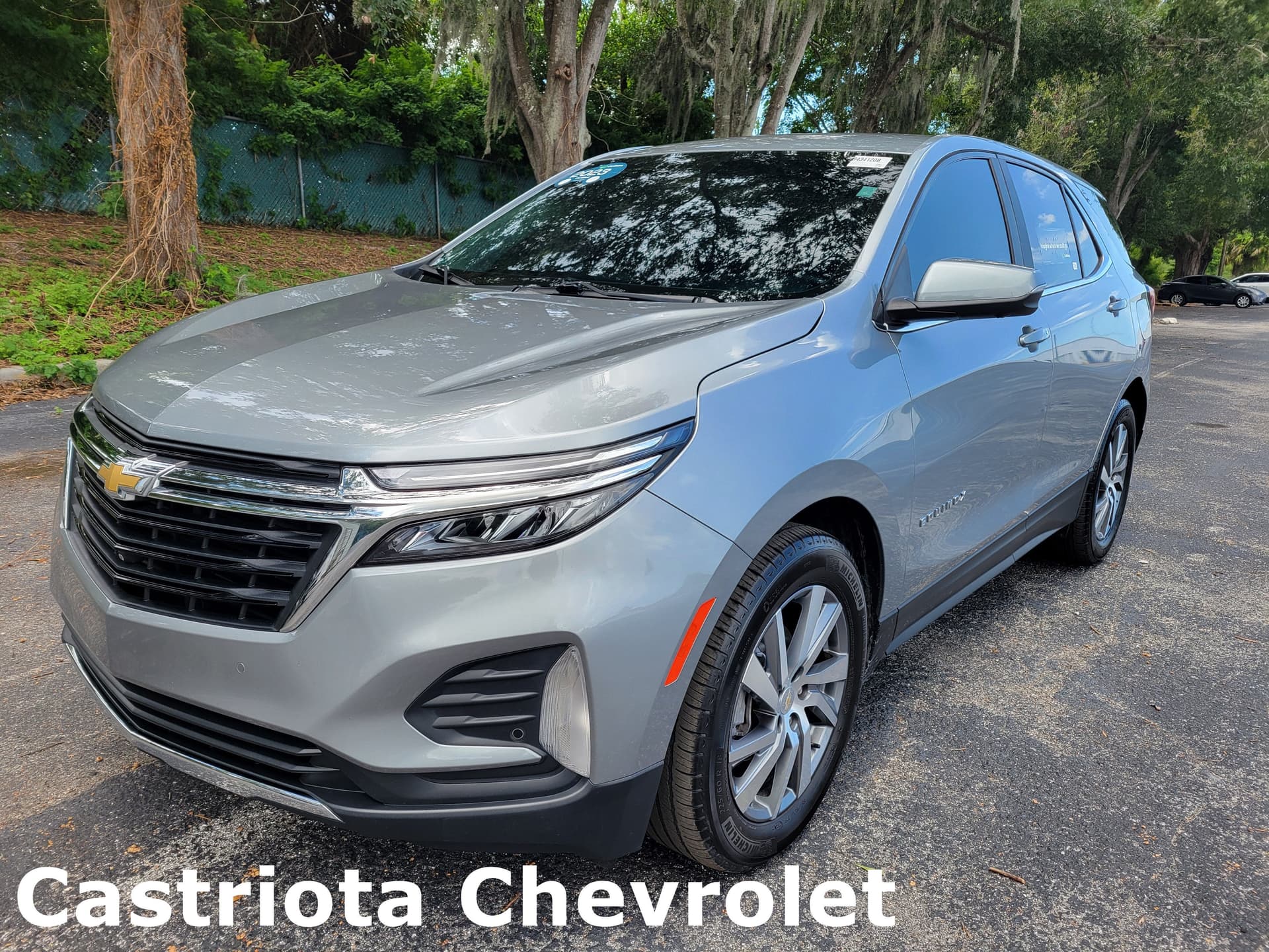 2023 Chevrolet Equinox LT — photo 1 of 64