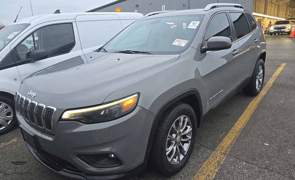 2020 Jeep Cherokee Latitude Plus — photo 1 of 5
