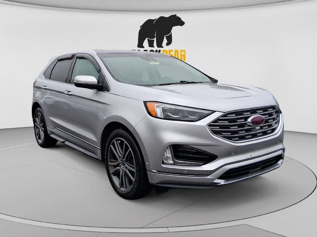 2019 Ford Edge Titanium — photo 1 of 8