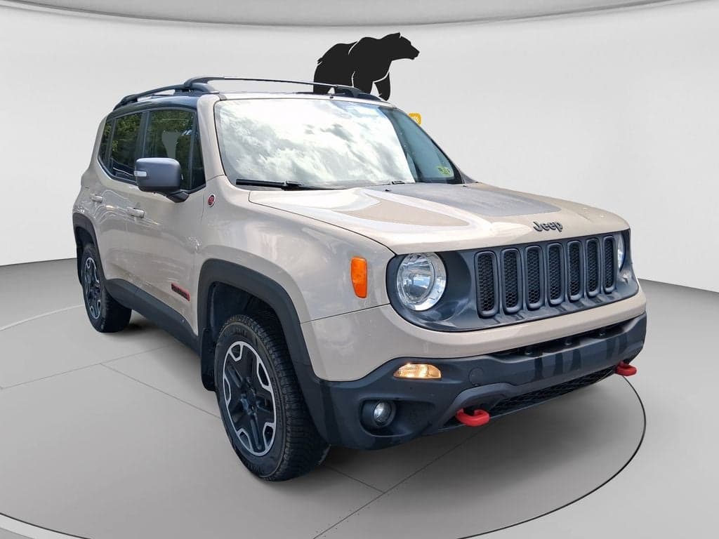2016 Jeep Renegade Trailhawk — photo 1 of 8