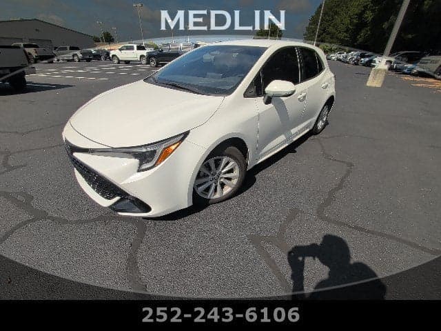 2025 Toyota Corolla Hatchback SE — photo 1 of 27