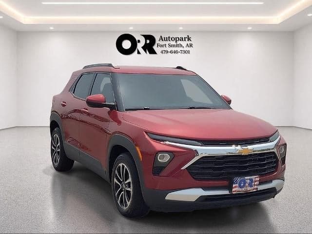 2025 Chevrolet Trailblazer FWD 4dr LT — photo 1 of 38