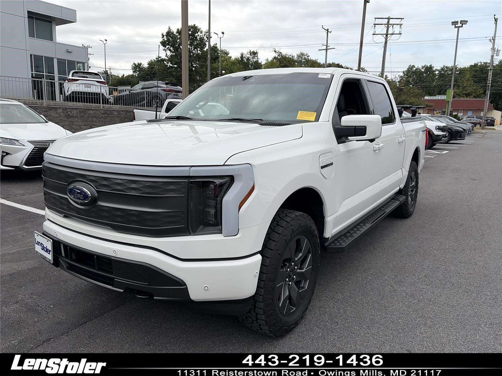 2022 Ford F-150 Lightning LARIAT — photo 1 of 32