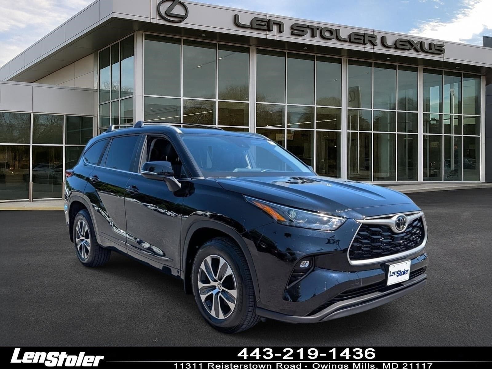 2023 Toyota Highlander XLE — photo 1 of 43
