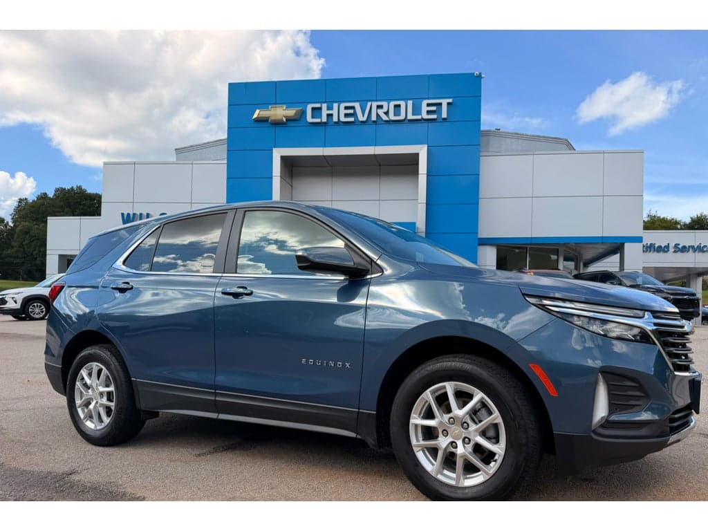 2024 Chevrolet Equinox LT — photo 1 of 35