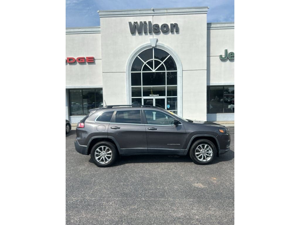 2022 Jeep Cherokee Latitude Lux — photo 1 of 19