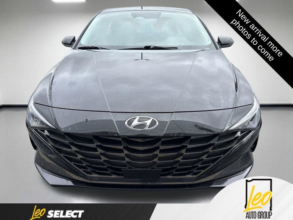 2023 Hyundai Elantra Limited — photo 1 of 4