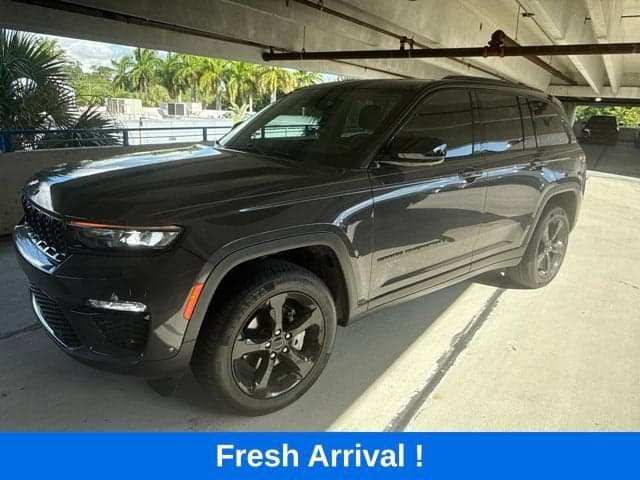 2023 Jeep Grand Cherokee Limited — photo 1 of 35