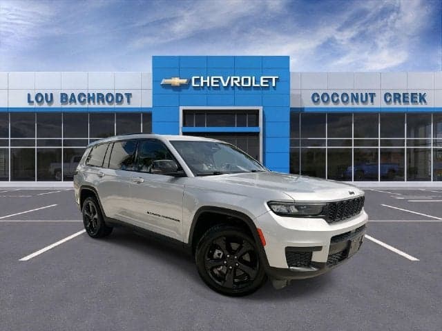 2023 Jeep Grand Cherokee L Altitude — photo 1 of 43