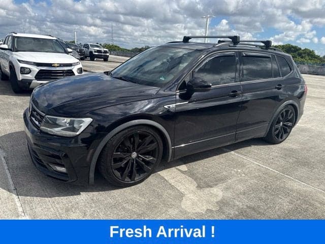 2020 Volkswagen Tiguan SE — photo 1 of 5