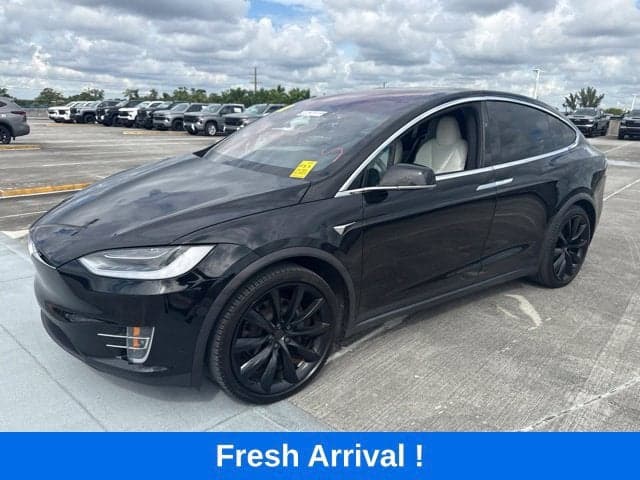 2021 Tesla Model X Long Range Plus — photo 1 of 5