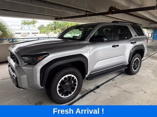 2025 Toyota 4Runner SR5 — photo 1 of 34