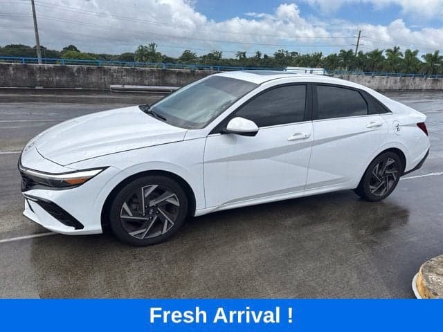 2024 Hyundai Elantra SEL — photo 1 of 35