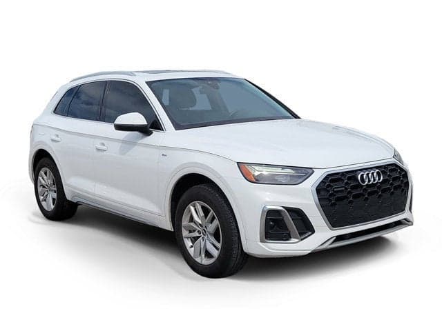2022 Audi Q5 S line Premium — photo 1 of 18