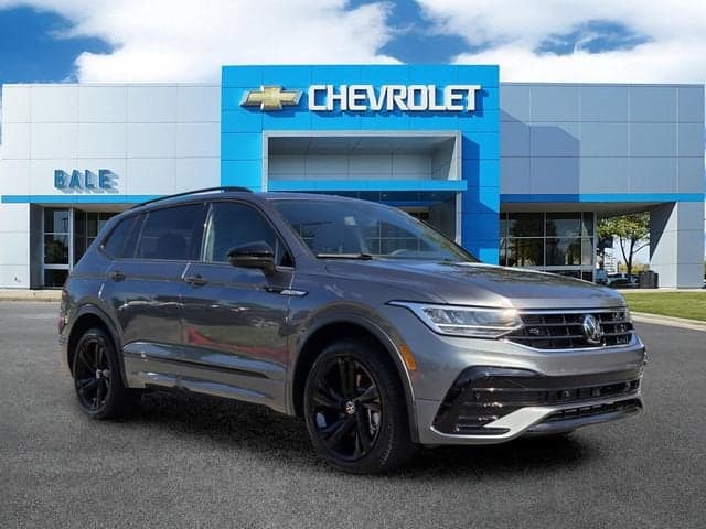 2024 Volkswagen Tiguan SE R-Line Black — photo 1 of 12