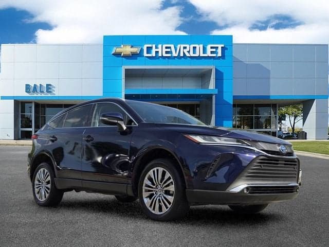 2024 Toyota Venza LE — photo 1 of 11