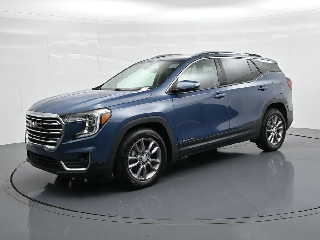 2024 GMC Terrain SLT — photo 1 of 37