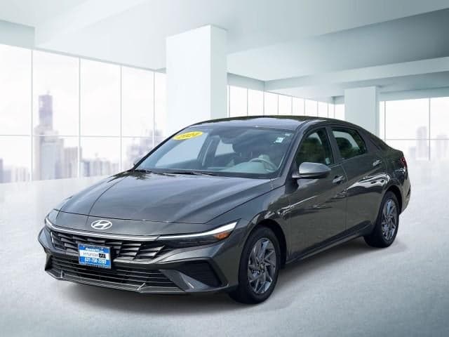 2024 Hyundai Elantra SEL — photo 1 of 50
