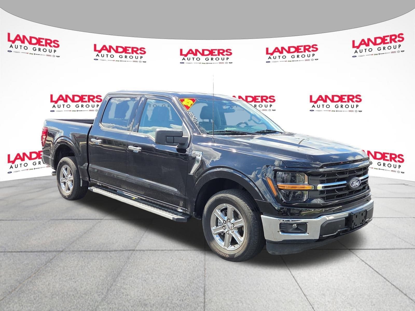 2025 Ford F-150 XLT 2WD SuperCrew 5.5' Box — photo 1 of 46