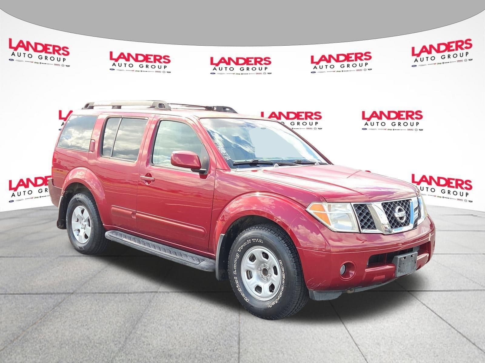 2006 Nissan Pathfinder SE 2WD — photo 1 of 25