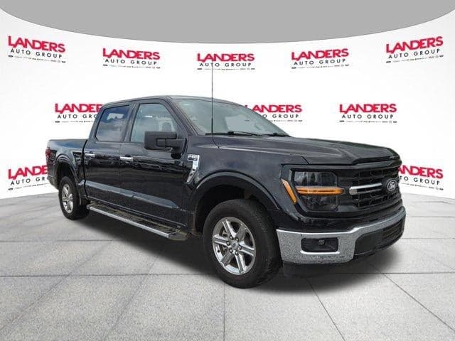 2025 Ford F-150 XLT 2WD SuperCrew 5.5' Box — photo 1 of 44