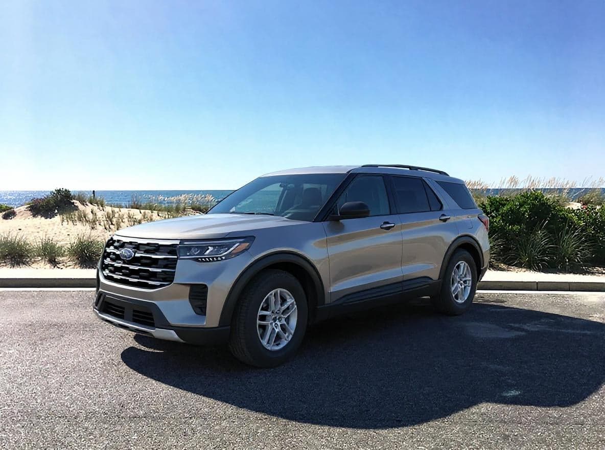 2026 Ford Explorer Active — photo 1 of 23