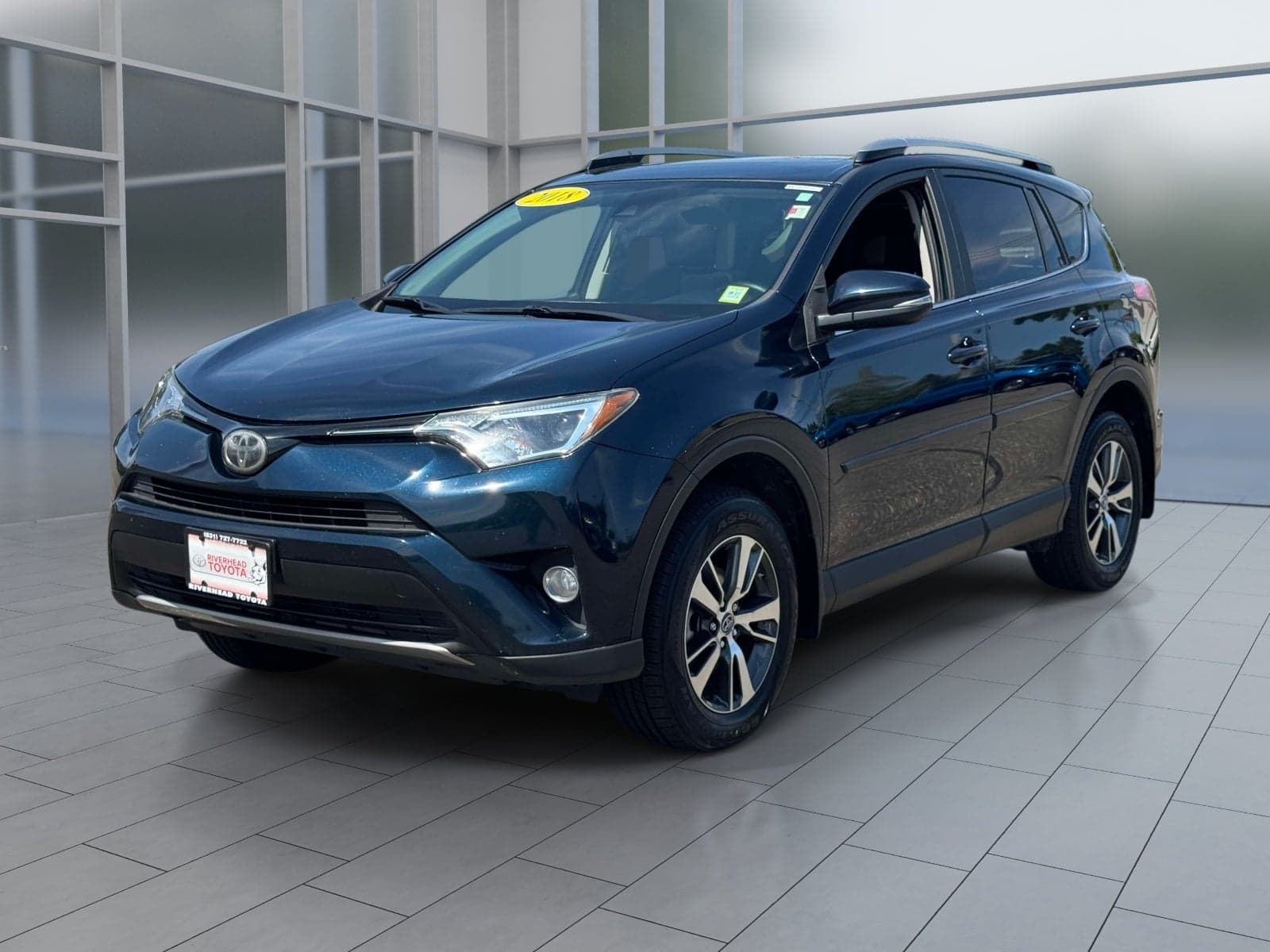 2018 Toyota RAV4 XLE — photo 1 of 40