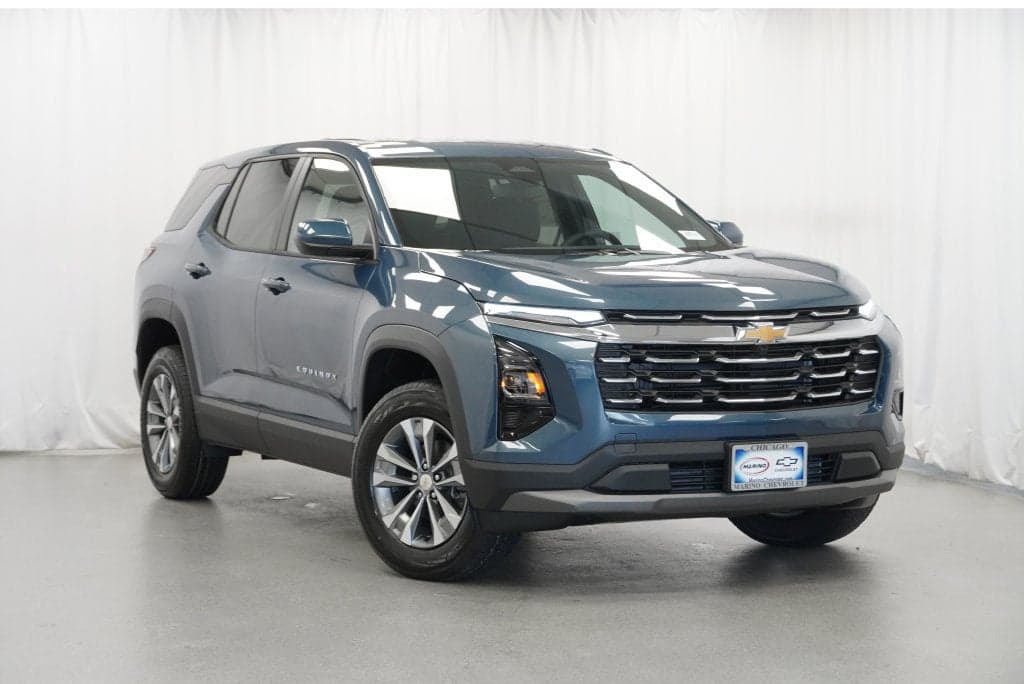 2027 Chevrolet Equinox FWD LT — photo 1 of 5