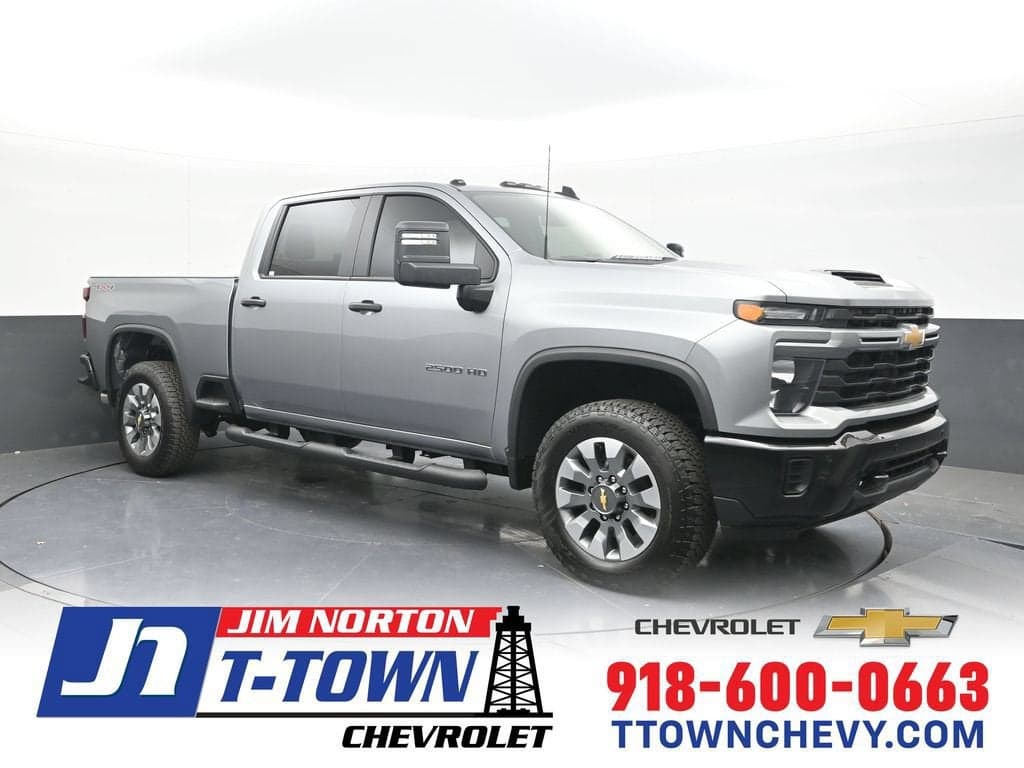 2026 Chevrolet Silverado 2500HD Custom — photo 1 of 5