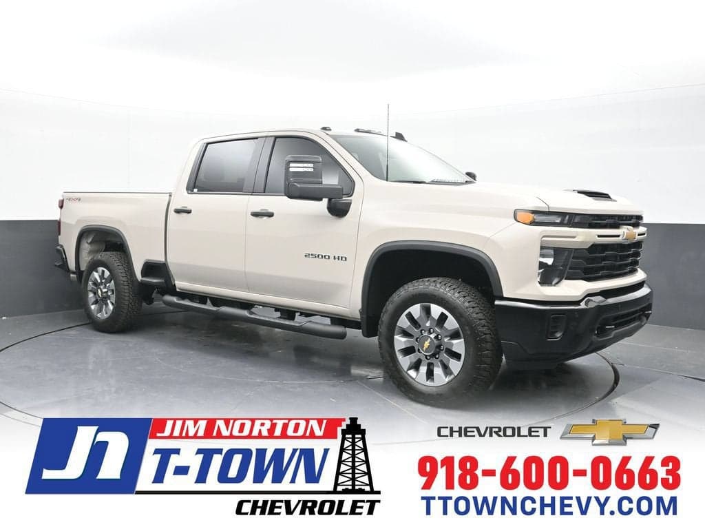 2026 Chevrolet Silverado 2500HD Custom — photo 1 of 5