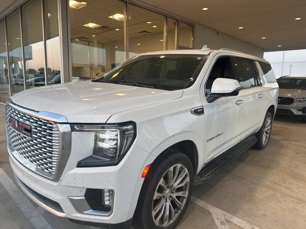 2023 GMC Yukon XL Denali — photo 1 of 14