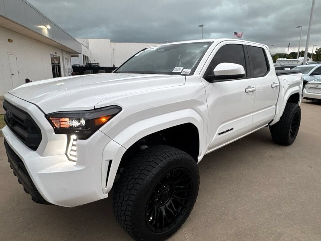 2024 Toyota Tacoma 4WD SR5 — photo 1 of 23