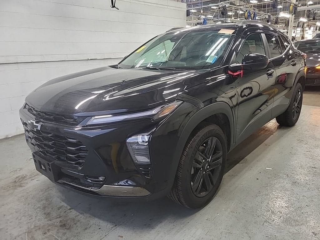 2025 Chevrolet Trax ACTIV — photo 1 of 9