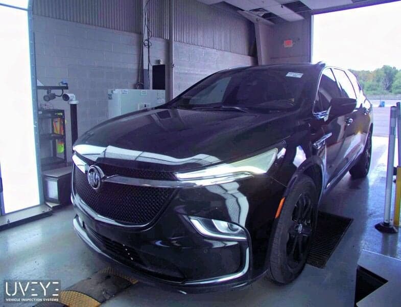 2023 Buick Enclave Essence — photo 1 of 5