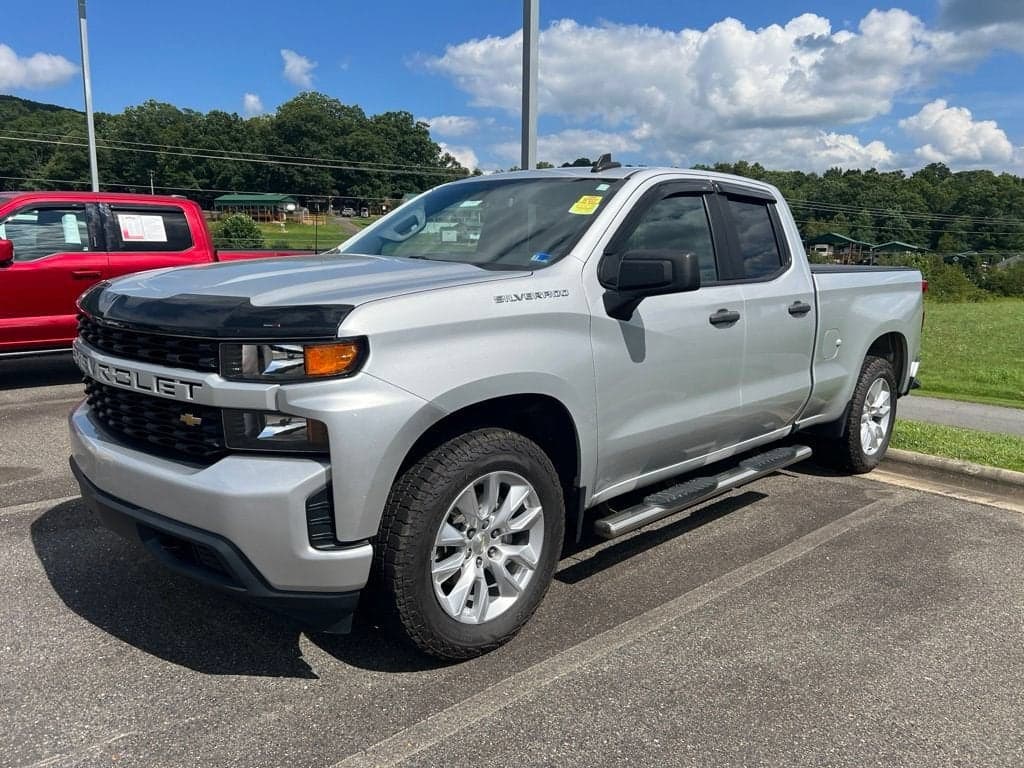 2020 Chevrolet Silverado 1500 Custom — photo 1 of 23