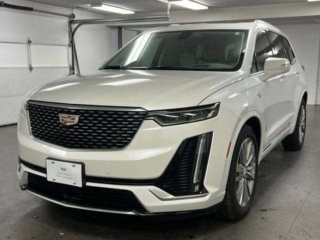2024 Cadillac XT6 Premium Luxury — photo 1 of 35