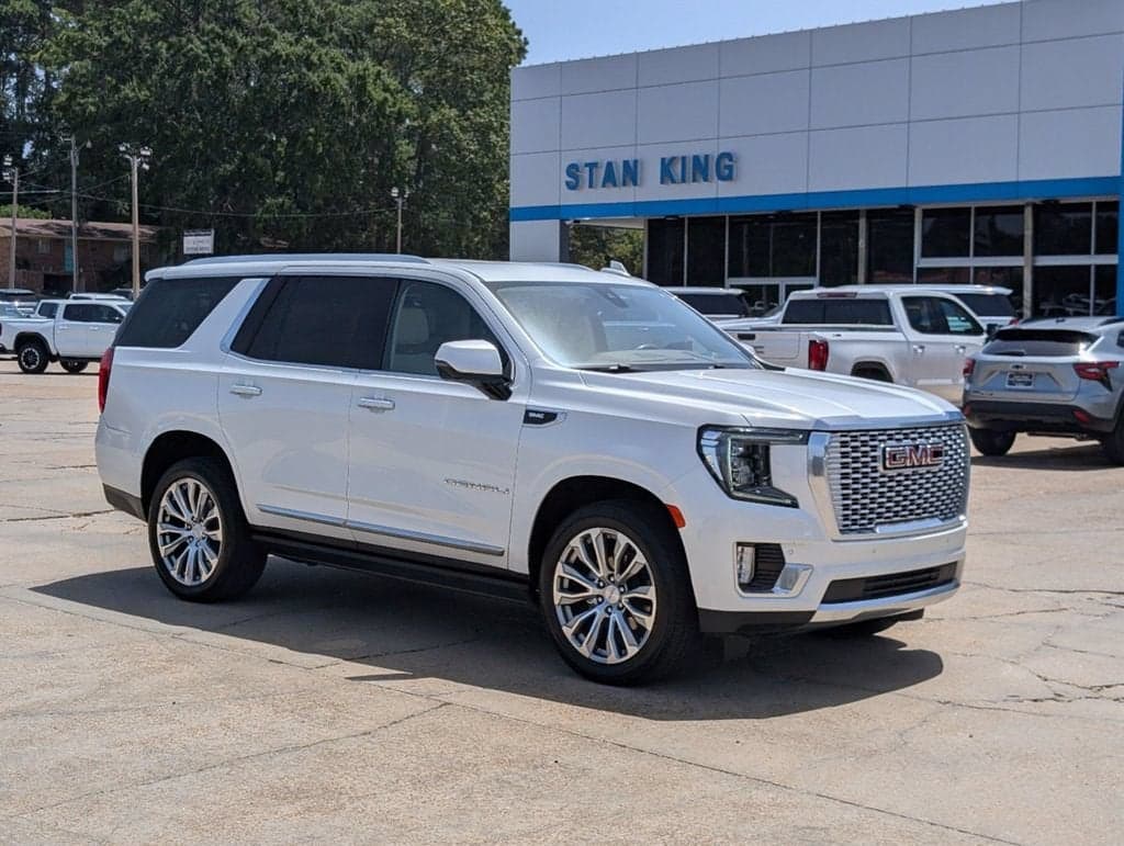 2022 GMC Yukon Denali — photo 1 of 82