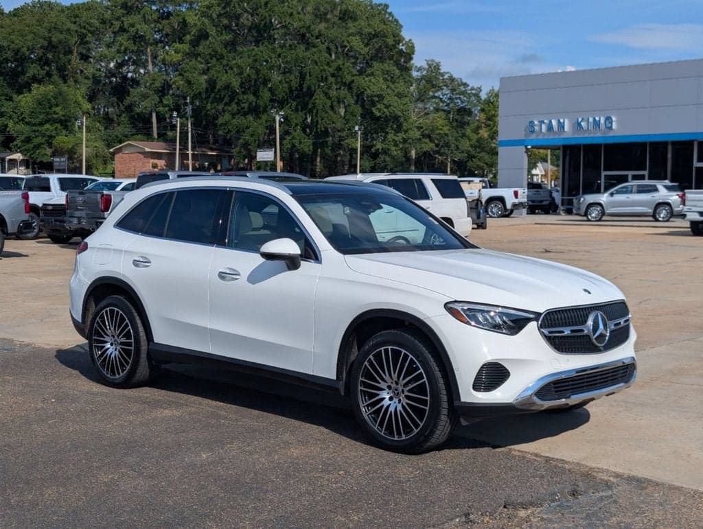 2023 Mercedes-Benz GLC GLC 300 — photo 1 of 31