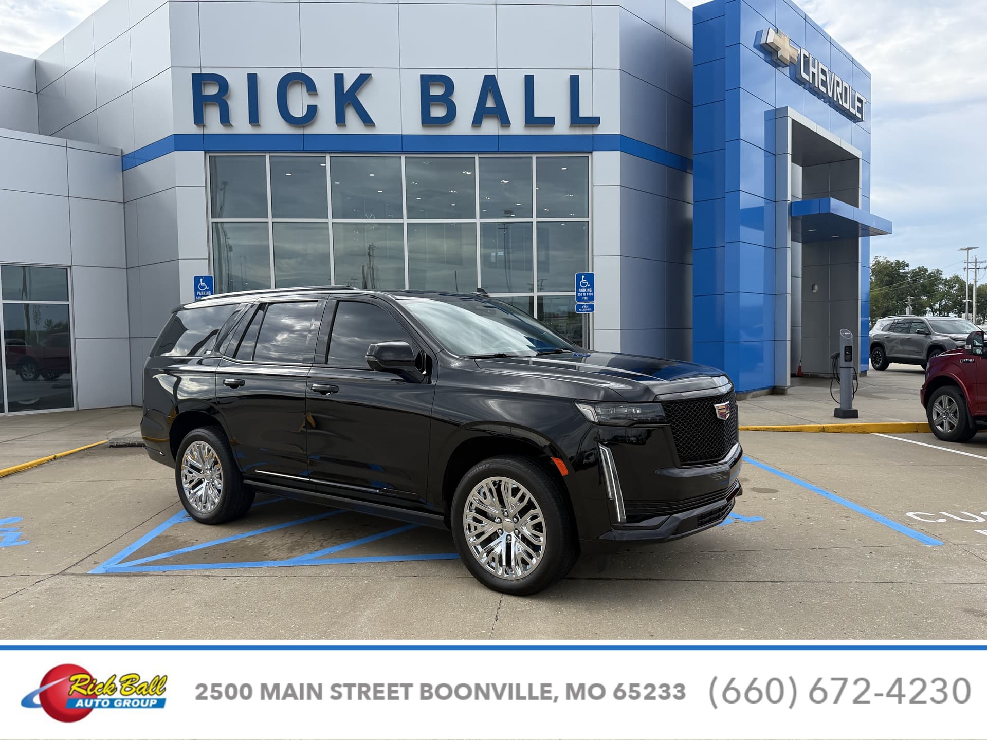 2024 Cadillac Escalade Sport Platinum — photo 1 of 48