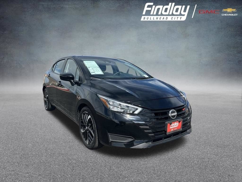 2024 Nissan Versa SR — photo 1 of 33