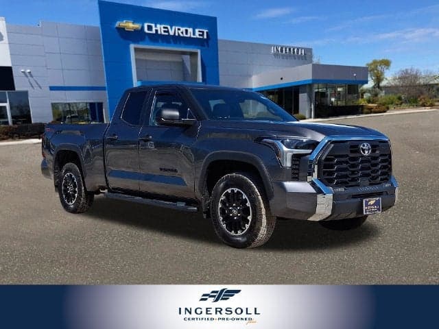 2025 Toyota Tundra 4WD SR5 — photo 1 of 34