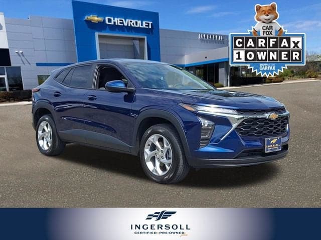 2024 Chevrolet Trax LS — photo 1 of 45
