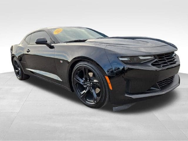 2021 Chevrolet Camaro 1LT — photo 1 of 5