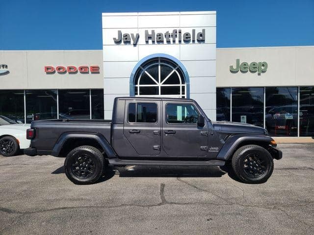 2023 Jeep Gladiator Overland — photo 1 of 5