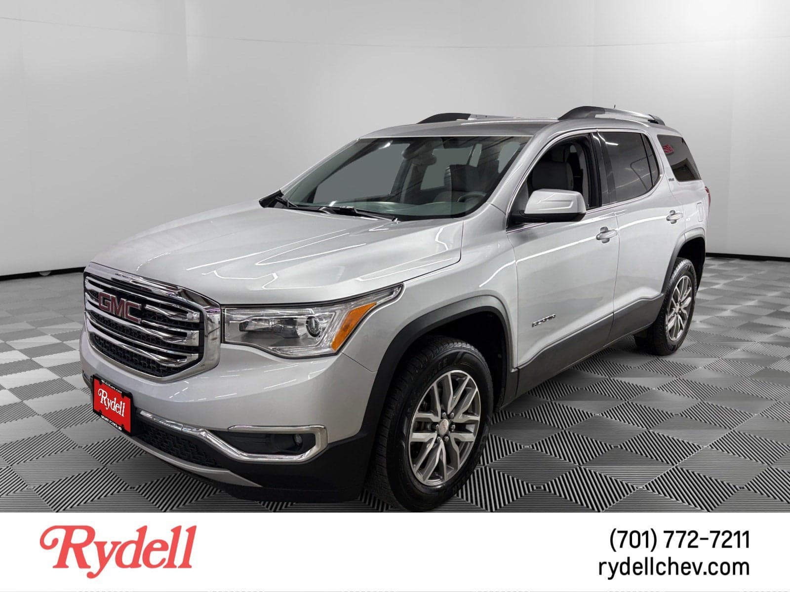 2018 GMC Acadia SLE — photo 1 of 23
